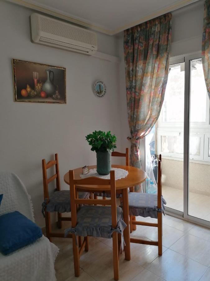 Gemuetliche Ferienwohnung In Torrevieja Ca100M Vom Strand Playa Del Cura Entfernt Exterior foto