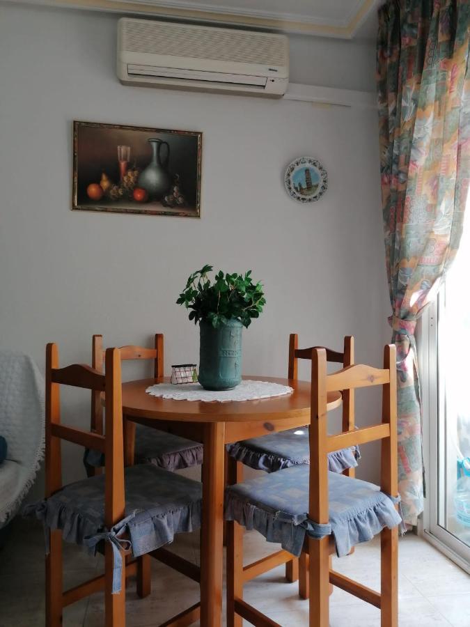 Gemuetliche Ferienwohnung In Torrevieja Ca100M Vom Strand Playa Del Cura Entfernt Exterior foto